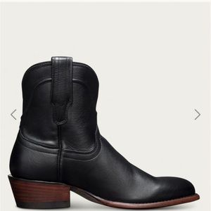 Tecovas The Lucy black leather boots 10